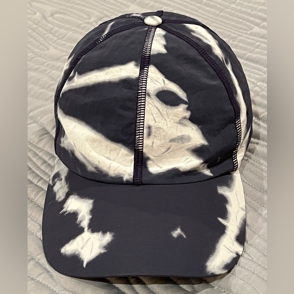 lululemon athletica Navy and White Tie-Dye Hat